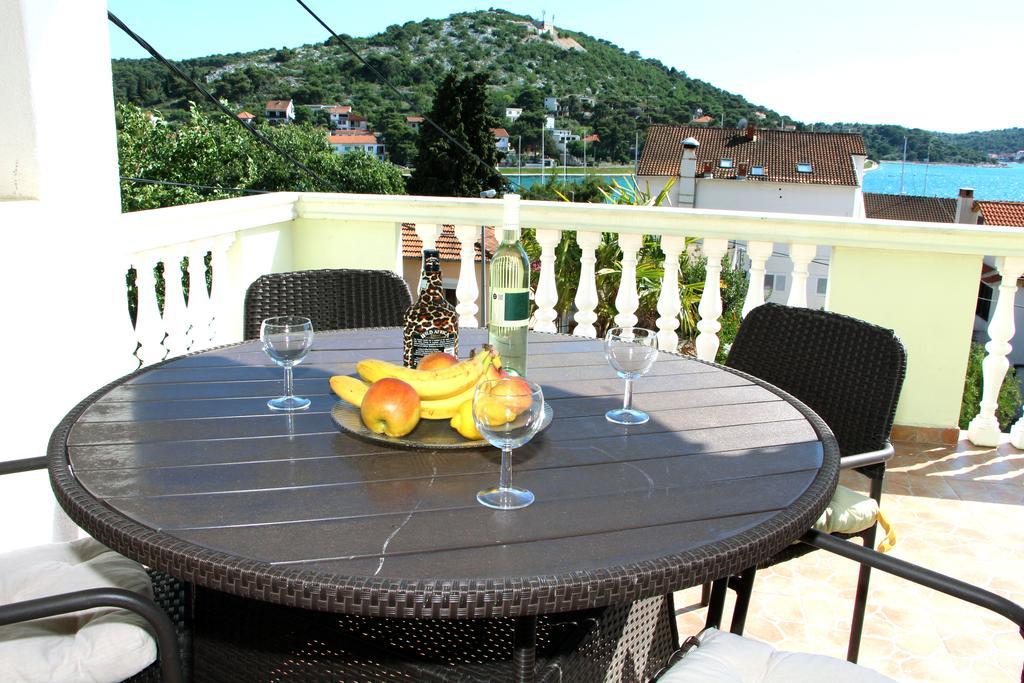 Apartments Villa Russo Tisno Zewnętrze zdjęcie